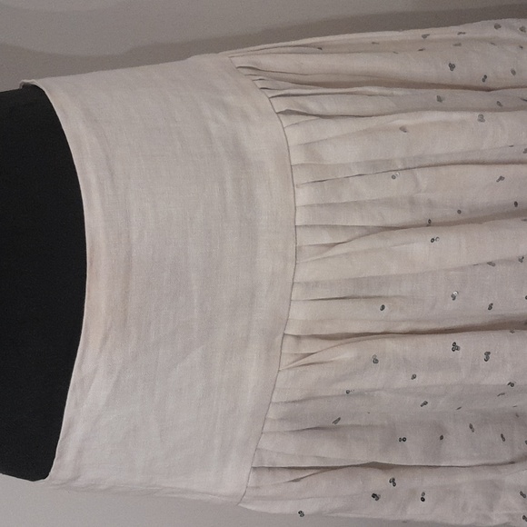 Marciano Cream Pleated Skirt with Silver Sequins. 6 - Picture 4 of 6